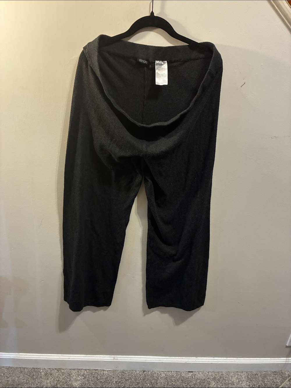 Relaxed Wide-Leg Crop Pants in Black